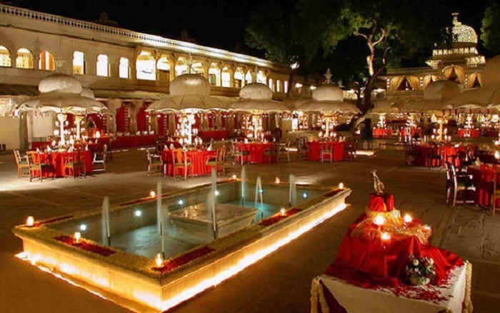 Photo Credit http://www.metrojournalist.com/tag/the-oberoi-udaivilas/ 