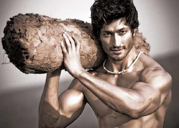 Image Source http://movies.ndtv.com/bollywood/vidyut-jamwal-takes-special-army-training-for-commando-607469