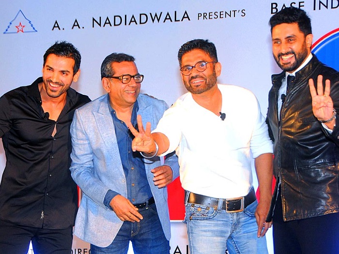 Photo Credit http://www.hindustantimes.com/bollywood/hera-pheri-3-to-ghayal-once-again-and-more-what-s-the-status-update/article1-1338204.aspx