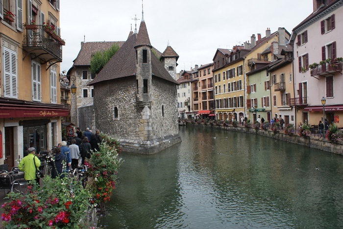 Photo Credit  http://quivertreeworld.com/travelwithkidz/france-with-kids-introduction/