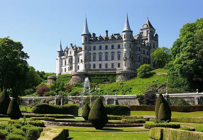 Photo Credit http://www.thecrazytourist.com/top-25-things-to-do-in-scotland/