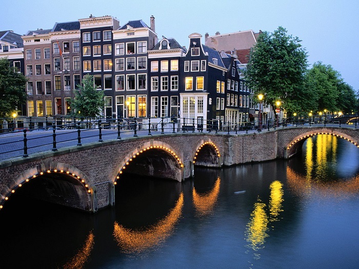 Photo Credit  https://blog.kamernet.nl/blog/how-to-live-like-a-true-dutchie-exchange-in-the-netherlands-part-1/