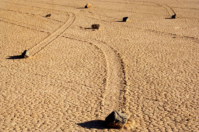 Photo Credit http://whenonearth.net/sailing-stones-death-valley/