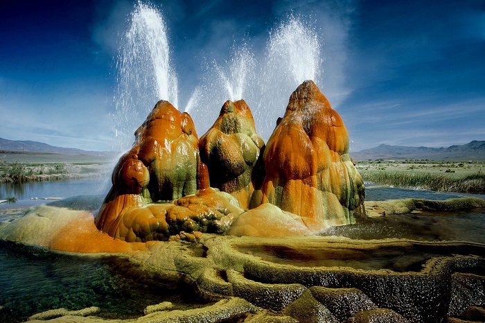 Photo Credit https://www.reddit.com/r/EarthPornHD/comments/1sipcg/fly_geyser_nevada/