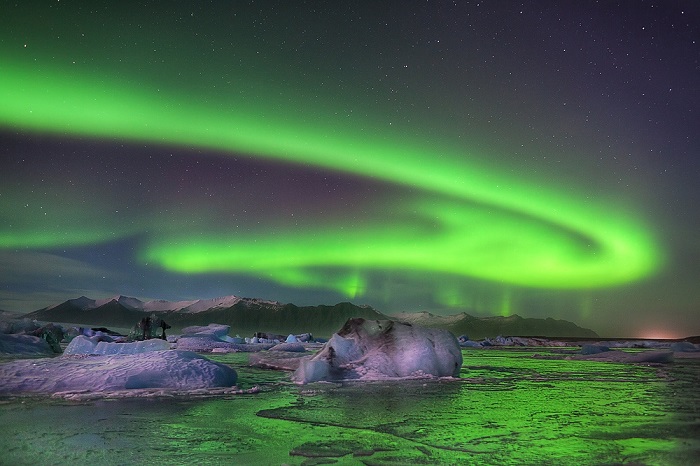 Photo credits http://www.rsvlts.com/2015/02/16/aurora-borealis-as-seen-from-iceland-53-high-quality-photos/ 