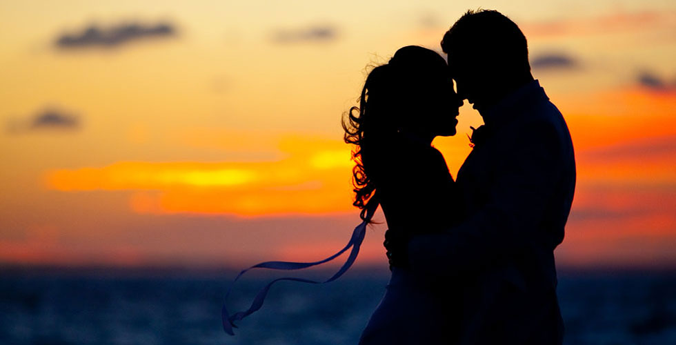 Photo Credit: http://www.thegoldenscope.com/2015/02/worlds-most-romantic-restaurants/couple-sunset-silhouette-caribbean-beach-wedding/