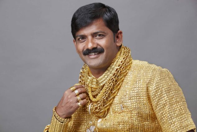 Photo Credit:http://www.dailymail.co.uk/news/article-2257209/Wealthy-Indian-Datta-Phuge-spends-14-000-shirt-GOLD-impress-ladies.html