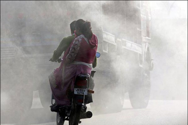 Photo Credit: http://www.news18.com/news/madhya-pradesh/gwalior-raipur-among-the-top-4-most-polluted-cities-in-the-world-who-471165.html 