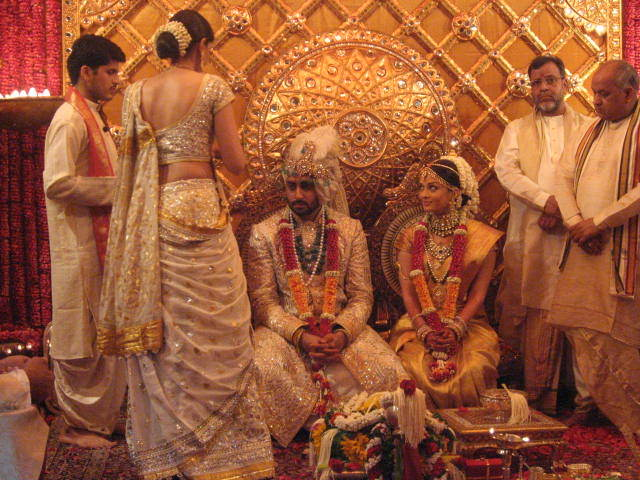  Photo Credit http://wonderfulmumbai.com/wp-content/uploads/2012/04/Aishwarya_Wedding_2.jpg 