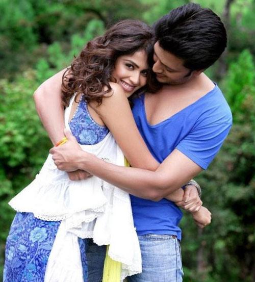 Photo Credit: http://www.mtvindia.com/blogs/music/indies/6-things-you-didnt-know-about-bollywoods-most-adorable-couple-riteish-and-genelia-52193362.html 