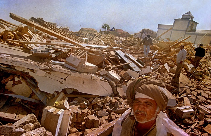 Image Source  http://www.nitinrai.com/gujarat-earthquake-photo-story/