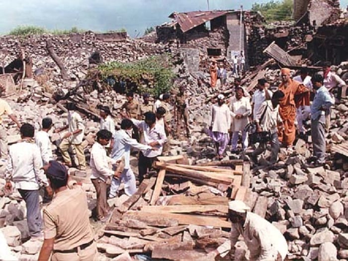 Image Source  http://susmitris.blogspot.in/2007/12/case-study-latur-earthquake-of-1993.html