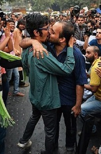 Photo Credit http://indiatoday.intoday.in/gallery/kiss-of-love-reaches-delhi-protests-rss-kerala-kolkata/2/13360.html