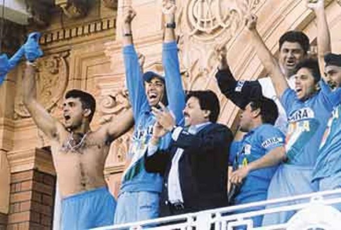 Photo Credit http://feedcricket.com/post/revealed_why_did_sourav_ganguly_takeoff_his_shirt_at_lords