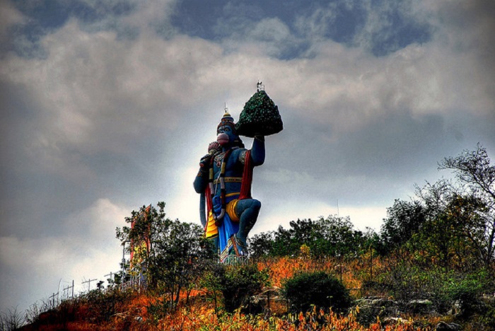 Image Source http://www.walkthroughindia.com/walkthroughs/top-ten-large-statues-of-india-below-80-feet/  