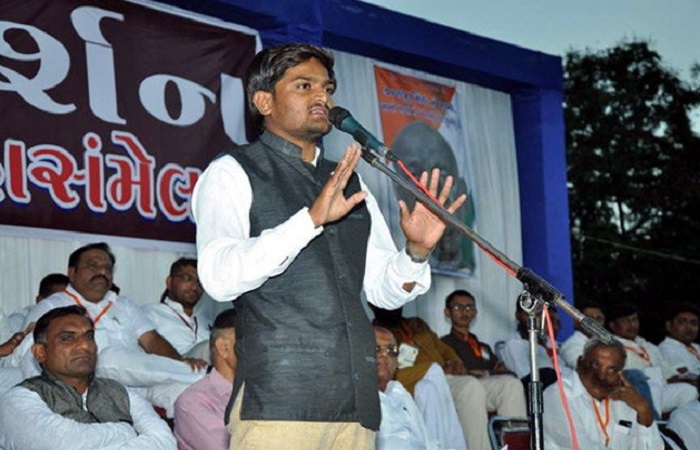 Photo Credit http://www.patrika.com/feature/hot-on-web/know-about-hardik-patel-who-fighting-for-reservation-1000554/