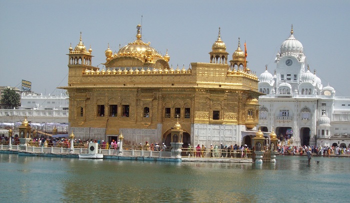  Photo Credit  http://www.guiddoo.com/blog/facts-about-the-golden-temple-of-amritsar/