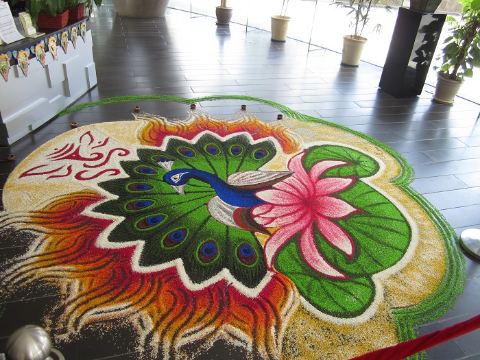 Photo Credit http://imgkid.com/best-rangoli-designs-for-independence-day.shtml