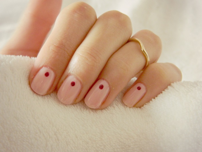 Photo Credit http://lovefrom-lisa.blogspot.in/2014/10/nails-of-week-simple-dot.html