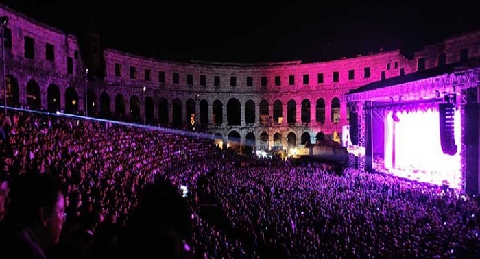 Photo Credit http://www.fireflydaily.com/16-music-festivals-that-every-music-lover-should-experience/
