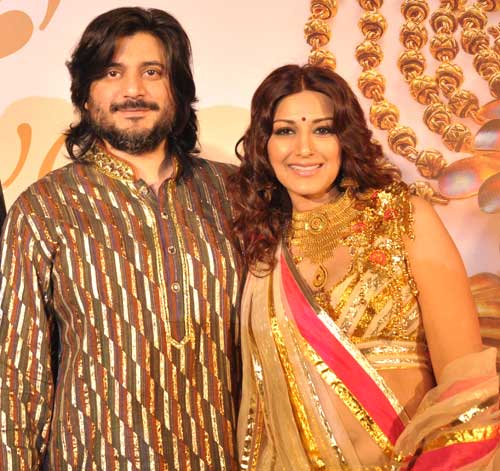 Photo Credit: http://www.mid-day.com/articles/wedding-ring-most-special-jewellery-item-for-sonali-bendre/187341 